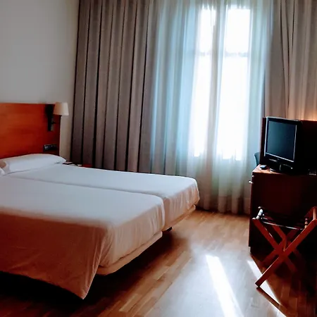 Hotel Onix Rambla 3*